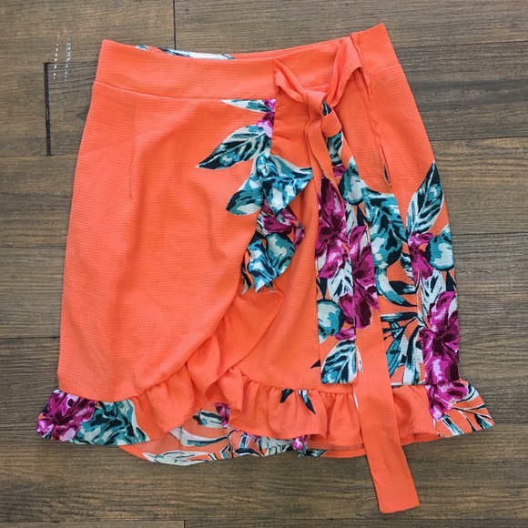 CHAROLETTE RUSSE SKIRT - Picture 1 of 2